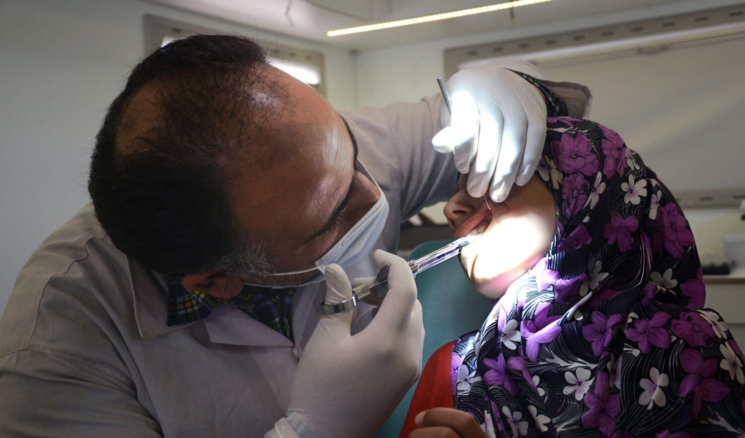 منع تغيير طبيب الأسنان دون موافقة خطية!