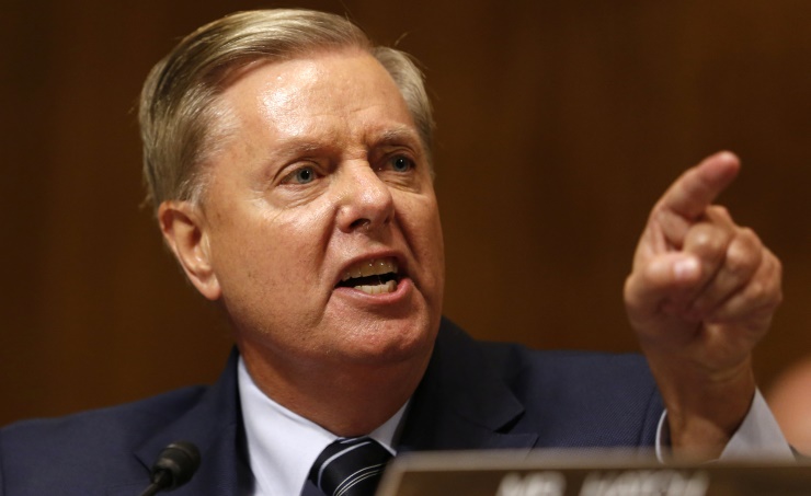 مجلس الشيوخ الأميركي يعلق على هتاف الجيش السوري لغزة