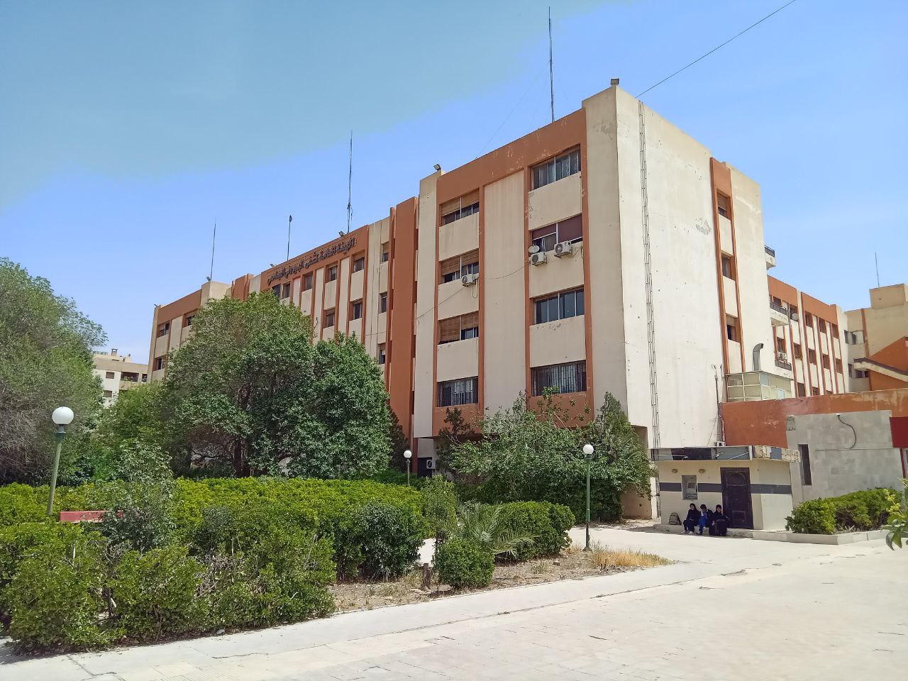 تفكيك شبكة اختلاسات ورشاوى بمشفى البيروني في دمشق