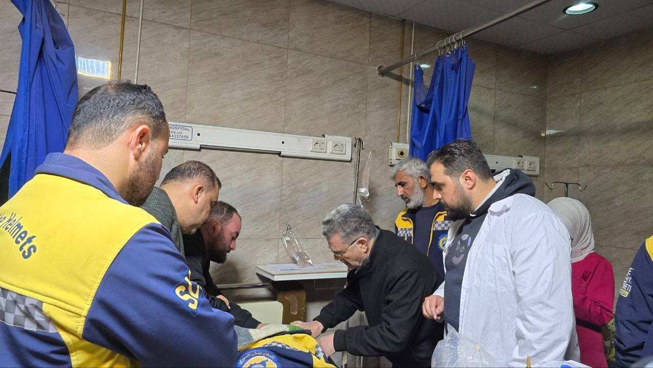 الدفاع المدني: مقتل سيدة وطفلها وإصابة آخرين جراء قصف في حلب