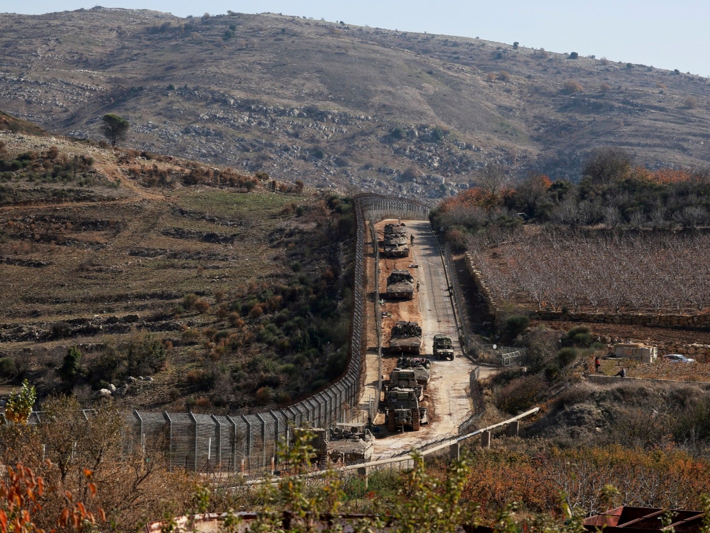 توغل إسرائيلي في ريف درعا الغربي ونصب حاجز عند نقطة المقسم