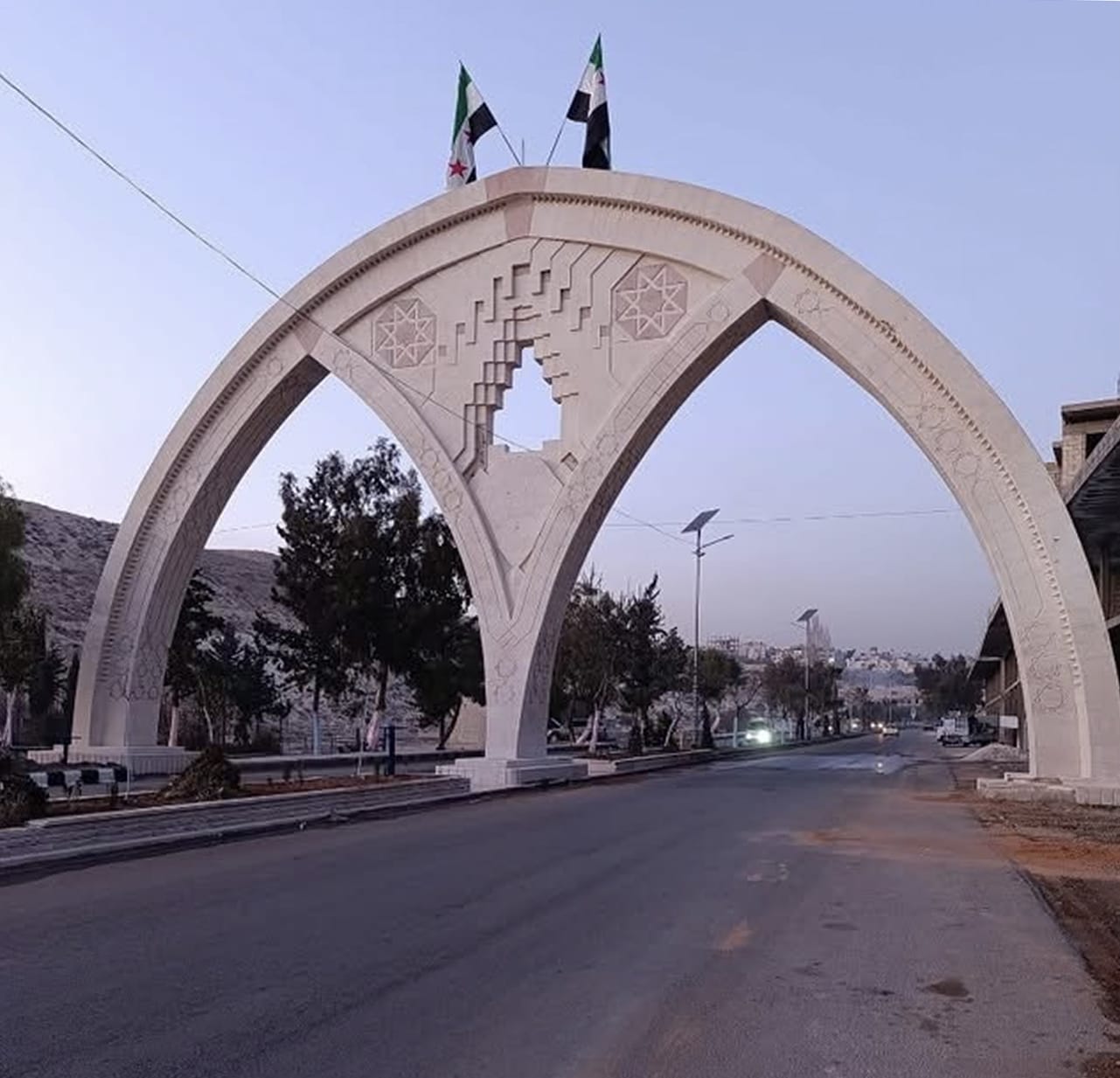 مجلس مدينة التل يلزم محال الملابس النسائية بتوظيف بائعات فقط