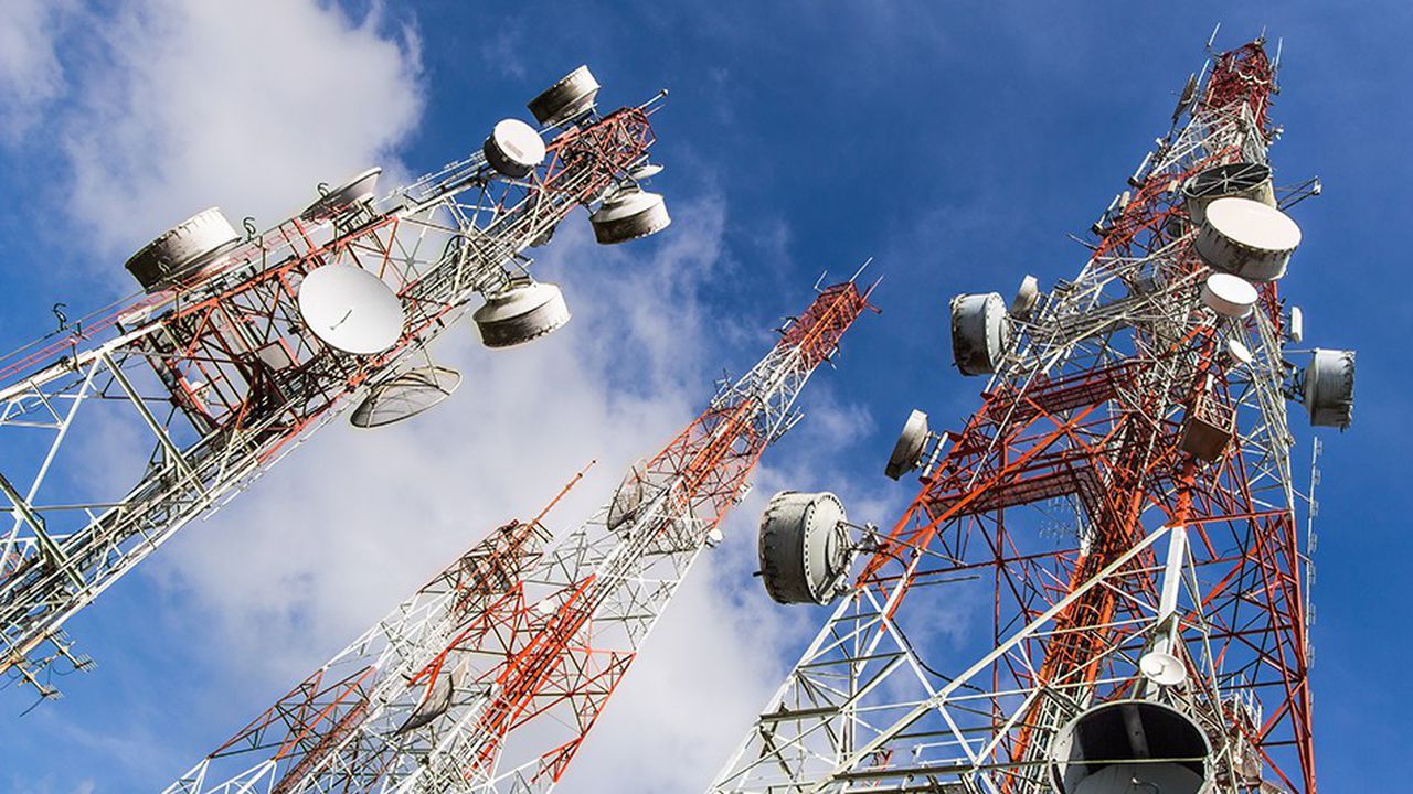 قطع الاتصالات والإنترنت عن محافظة القنيطرة